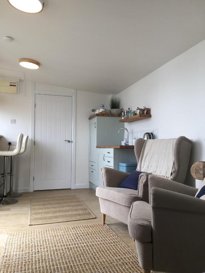 1-Bedroom Chalet With Parking On Site Looe Exteriör bild